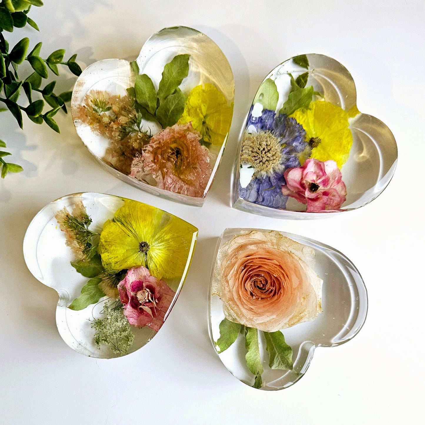 heart shape resin flower preservation keepsake ornament
